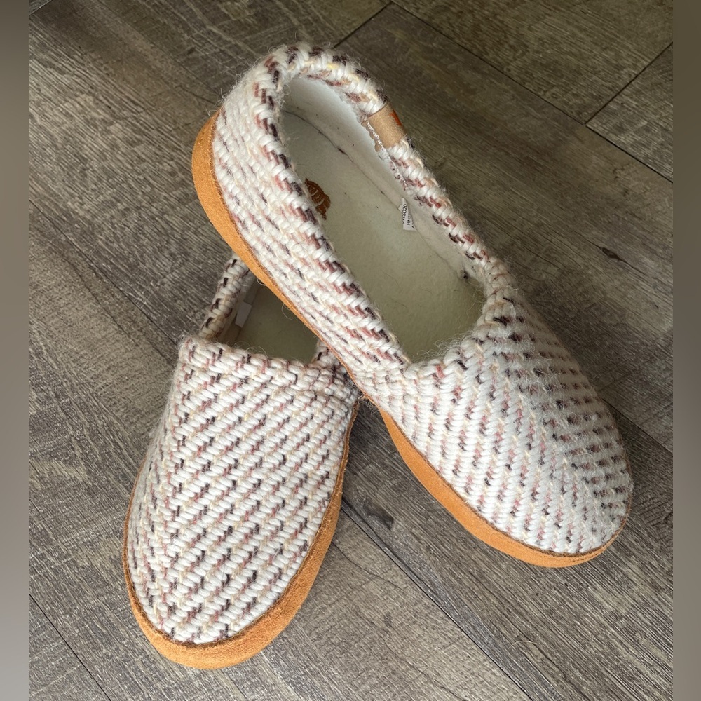 Acorn Woven Knit Slippers Womens 9.5-10.5 Cream Tan Brown Slip On Shoes